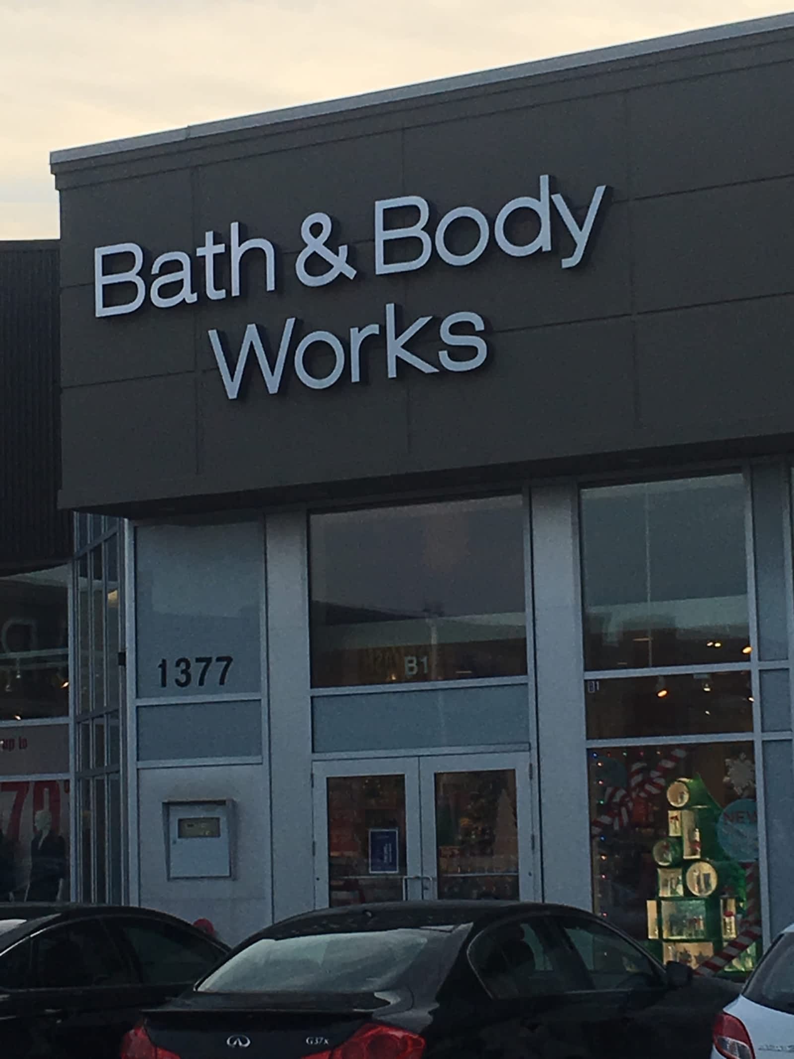 Bath & Body Works 1377 Woodroffe Ave, Nepean, ON