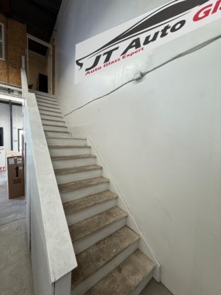 JT Auto Glass Windshield Repair & Replacement Ottawa - Garages de réparation d'auto