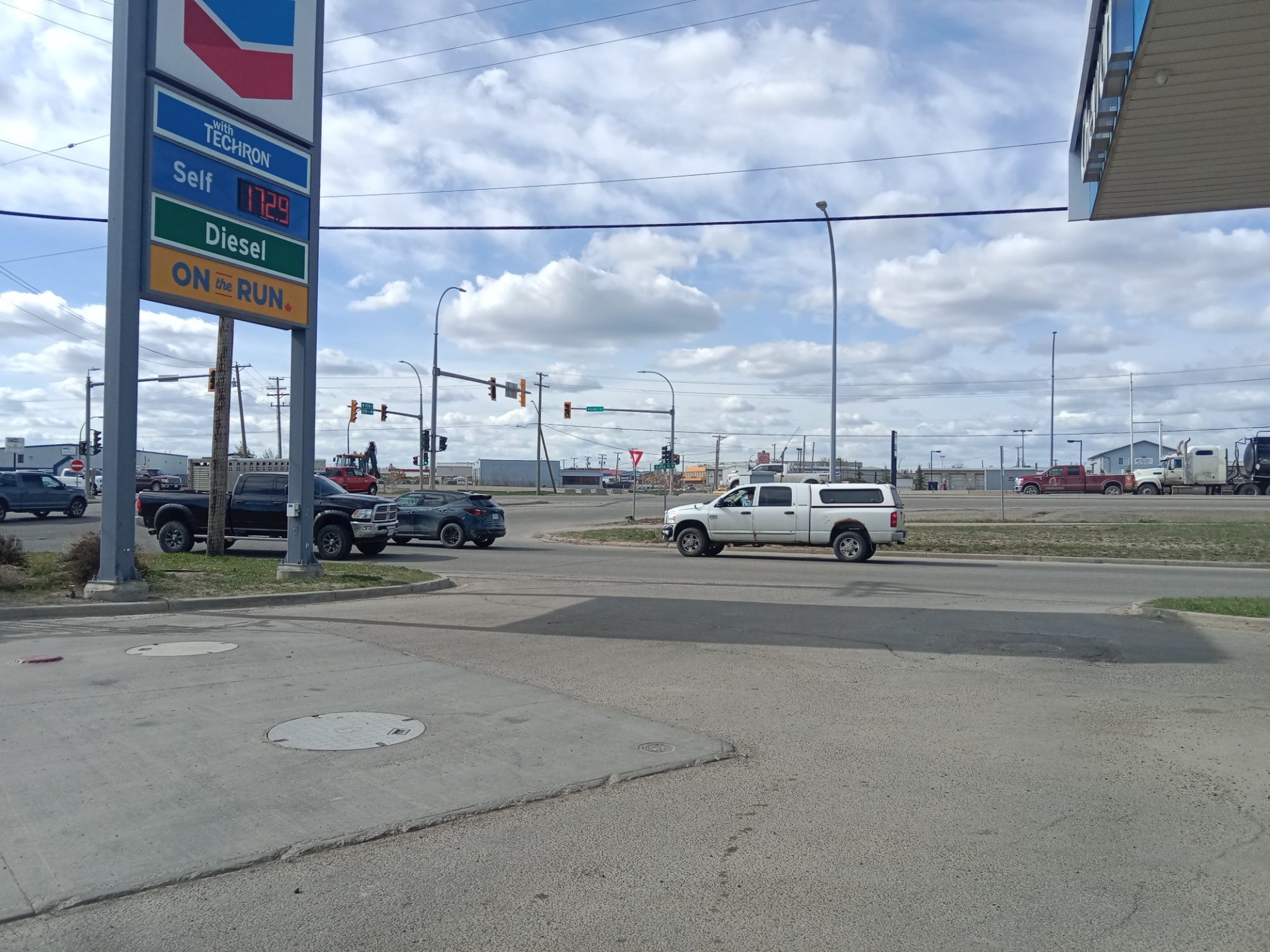 chevron - gas station - Stations-services