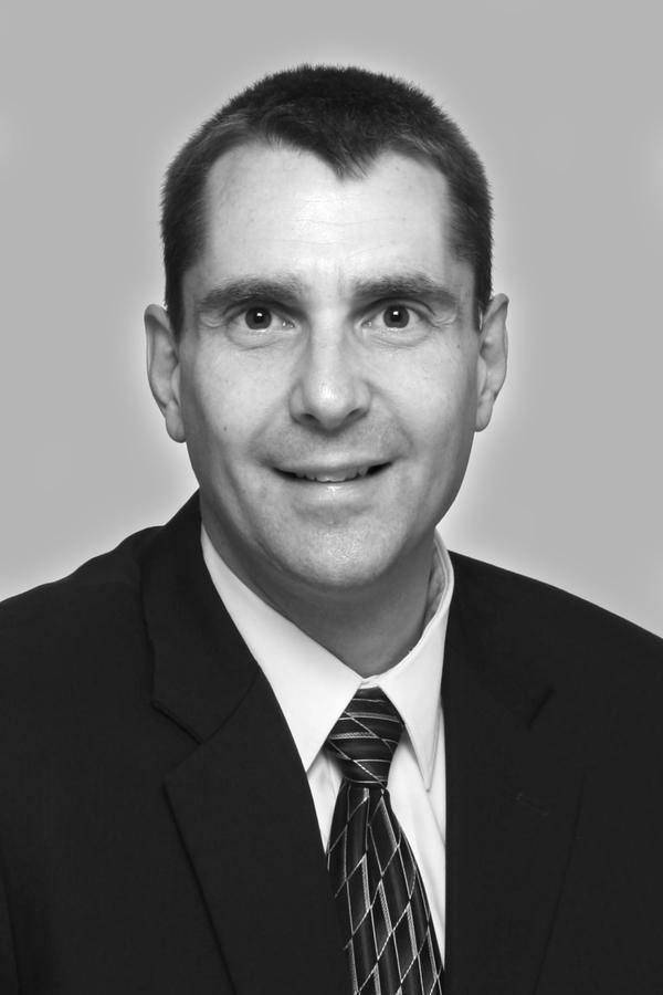 Edward Jones - Financial Advisor: Bruce Petschke, DFSA™|CEA®|CEPA® - Conseillers en placements