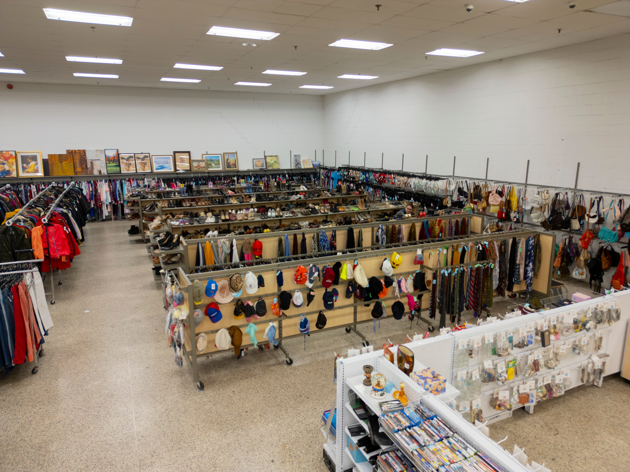 renaissance fripe henri-bourassa - Second-Hand Clothing