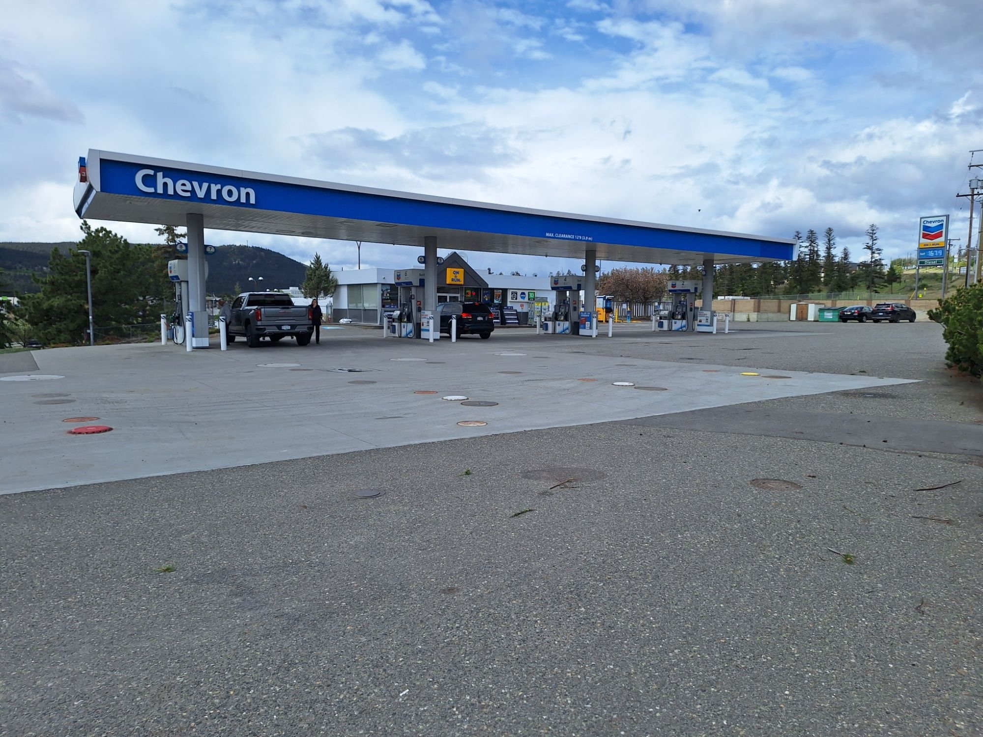 chevron - gas station - Stations-services