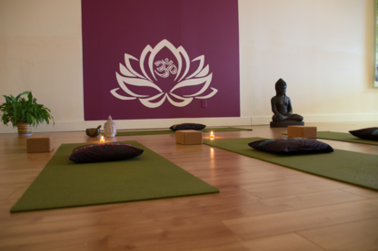 Studio Yoga Plus - Écoles et cours de yoga