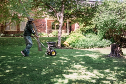 Hometurf Lawn Care Calgary - Lawn Maintenance