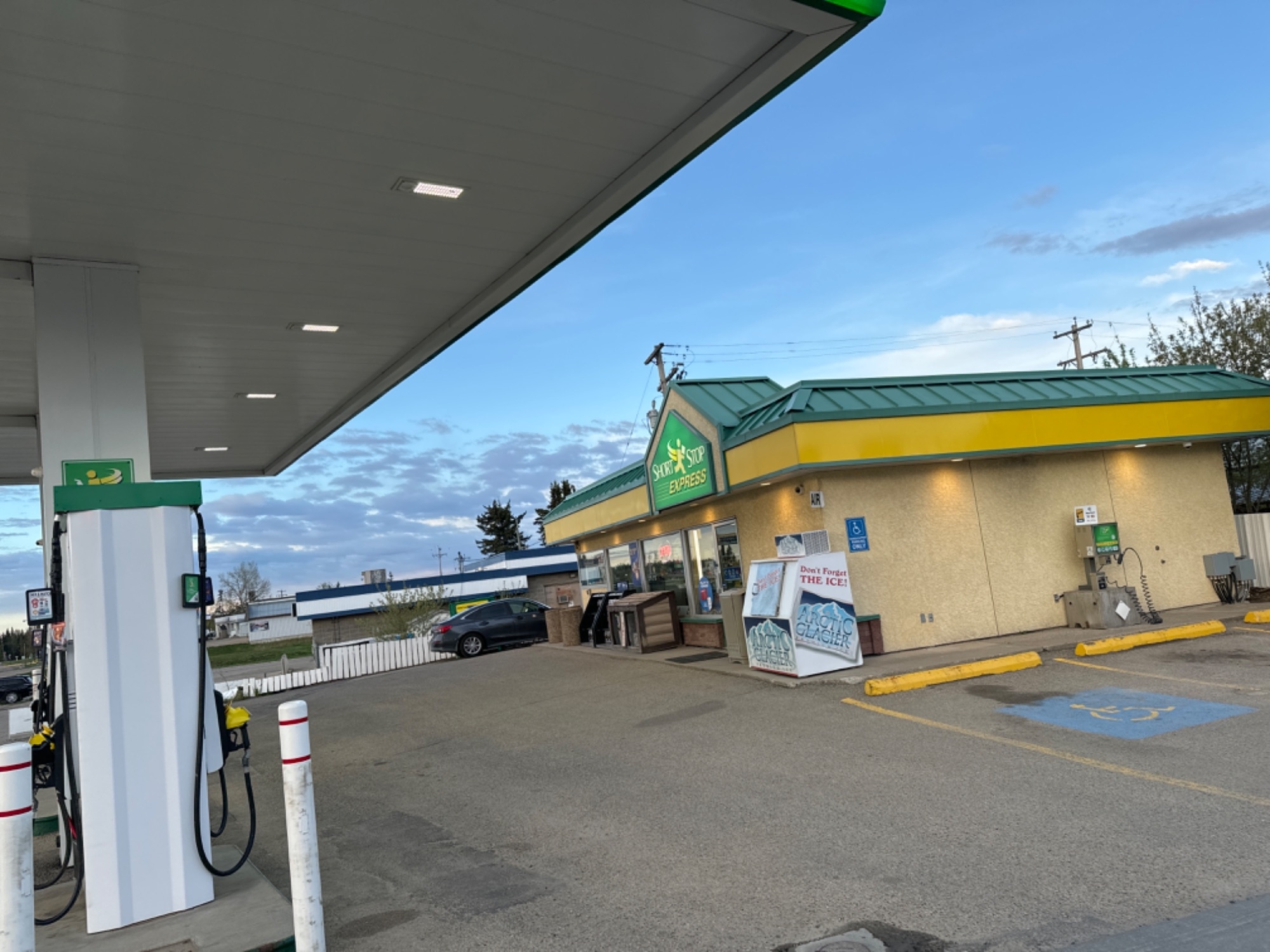 fas gas plus - gas station - Compagnies pétrolières