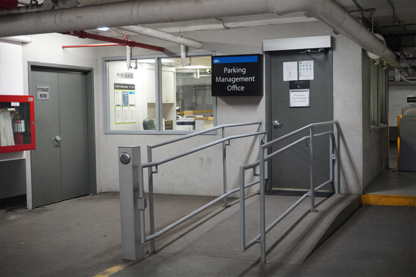 Precise ParkLink - Yonge and Eglinton Centre - Terrains et garages de stationnement