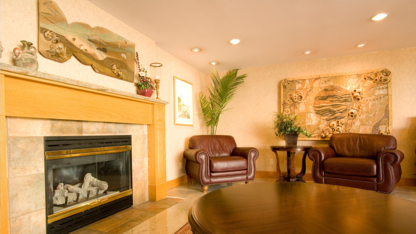 Coast Discovery Inn - Hotels