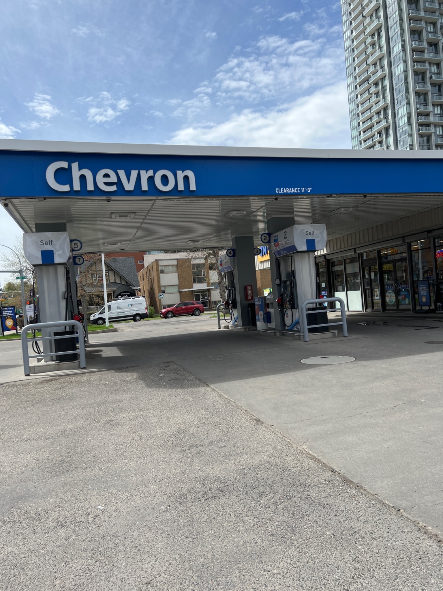 Chevron - Gas Station - Stations-services
