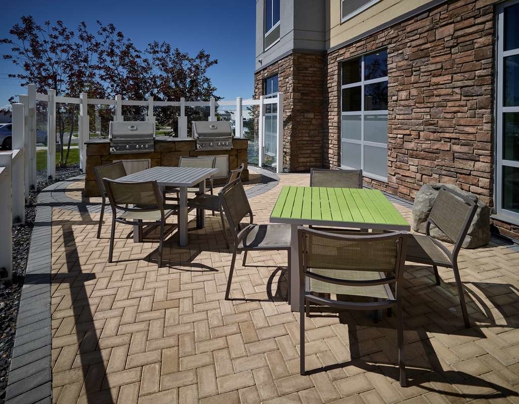 Homewood Suites by Hilton Calgary-Airport - Hotels