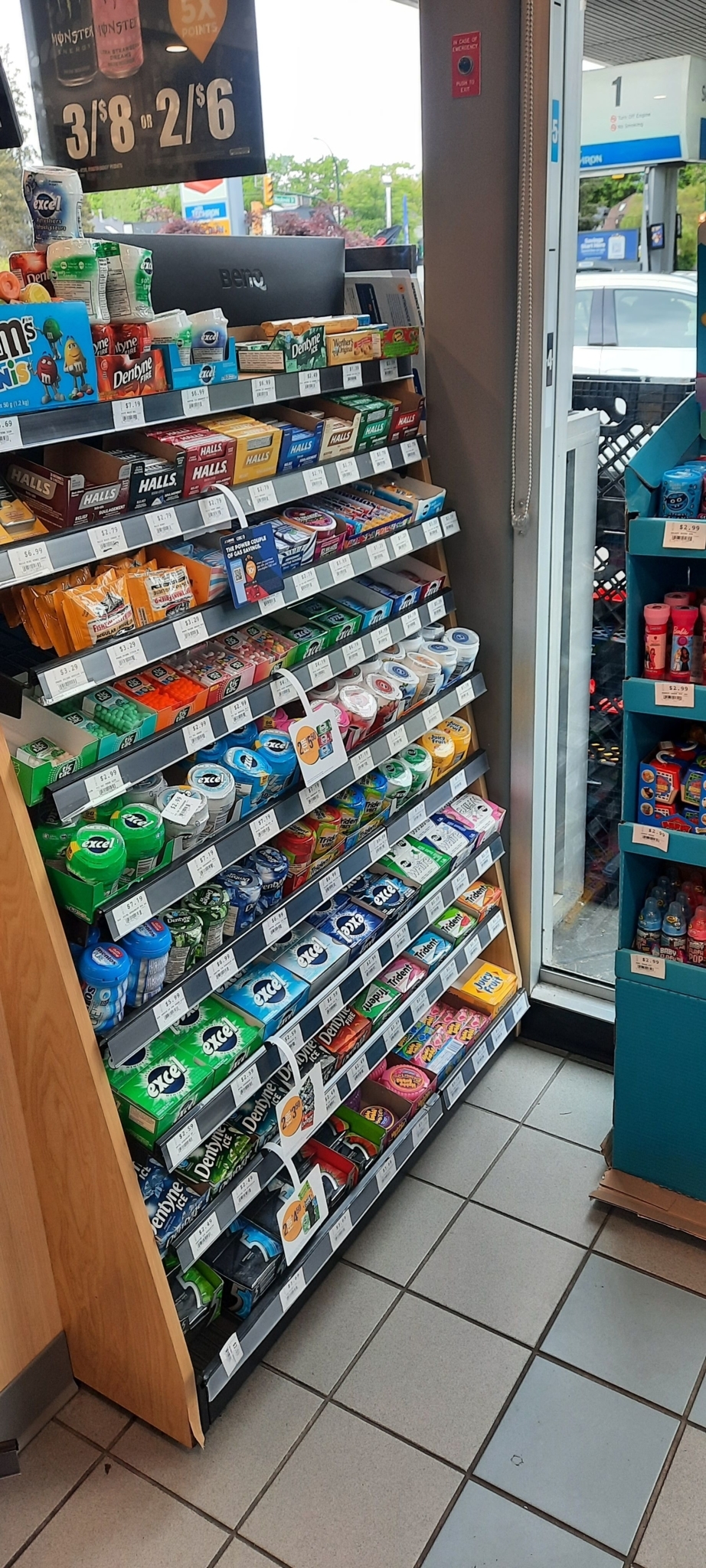 on the run - convenience store - Convenience Stores