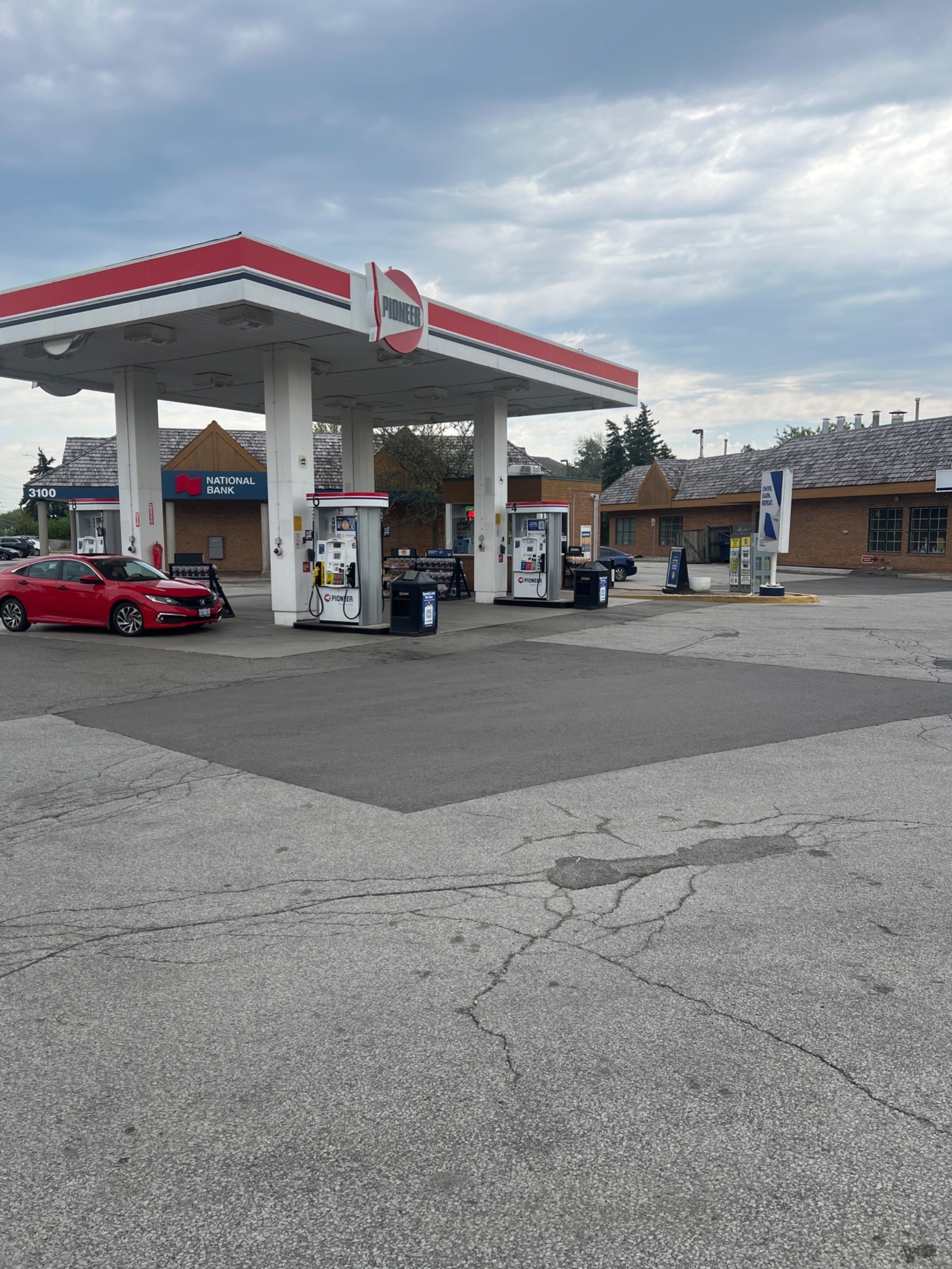 pioneer - gas station - Lave-autos