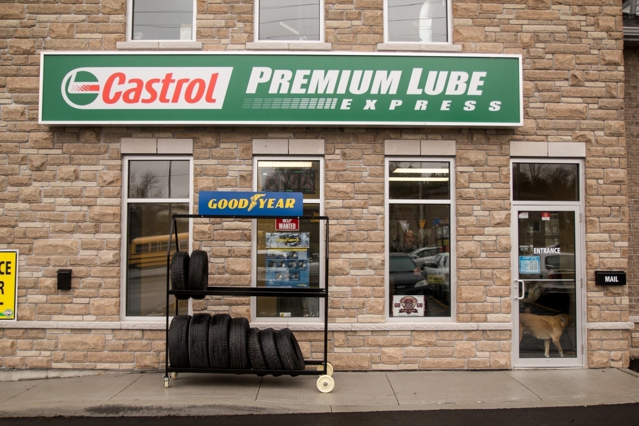 Castrol Express Oil Change & Car Cleaning Centre - Entretien intérieur et extérieur d'auto