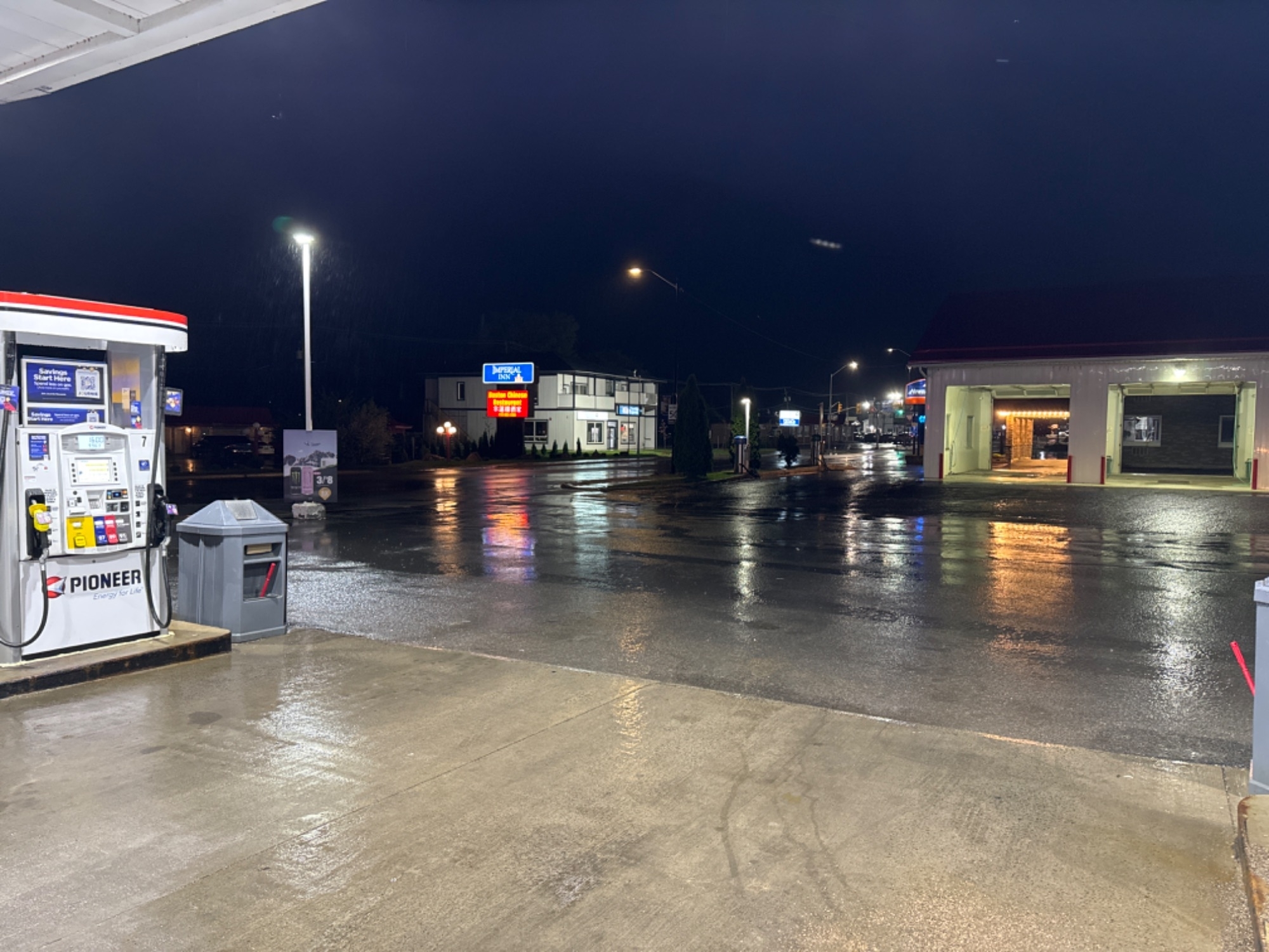 pioneer - gas station - Stations-services
