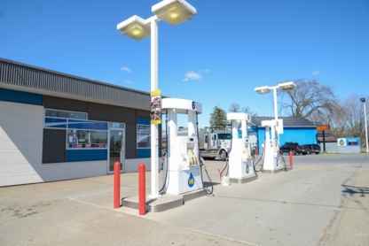Pétrole Berthier - Gas Stations