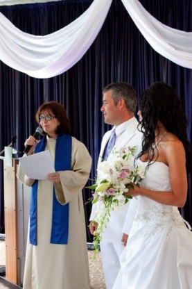Célébrante de Mariage Lucille Fortin - Accessoires et organisation de planification de mariages