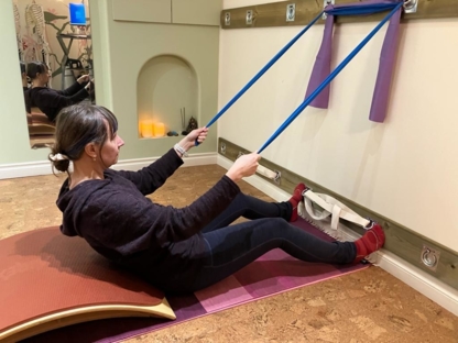 Satori Yoga Studio - Écoles et cours de yoga