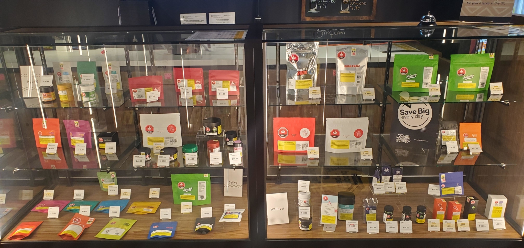 Friendly Stranger Cannabis Culture Shop | Toronto (Danforth Ave) Weed Store - Cannabis thérapeutique