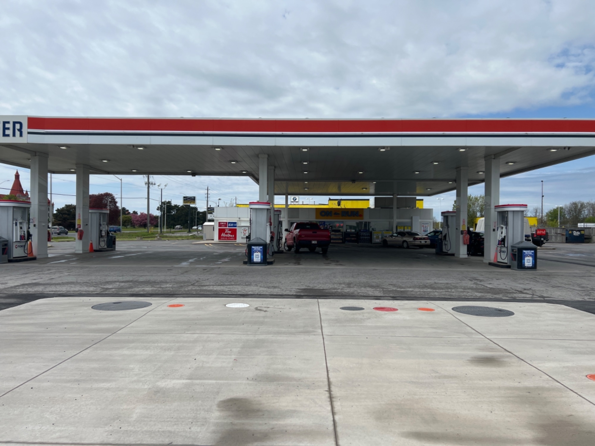 pioneer - gas station - Stations-services