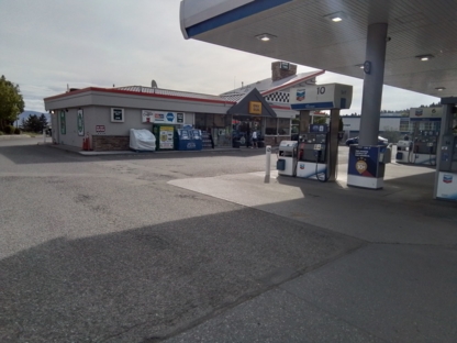 Chevron - Gas Station - Dépanneurs