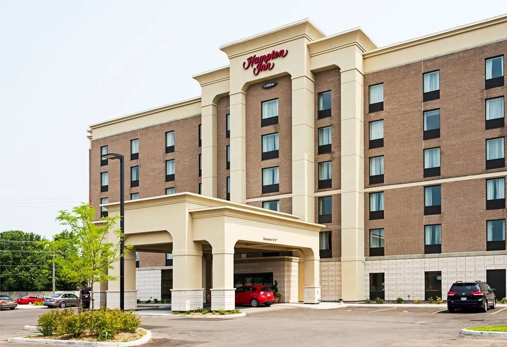 Hampton Inn by Hilton Ottawa Airport - Hotels