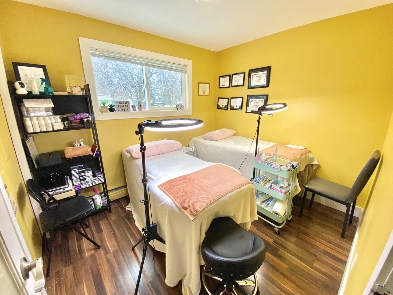 MAC Q Beauty Lash and Facial Studio - Hairdressers & Beauty Salons