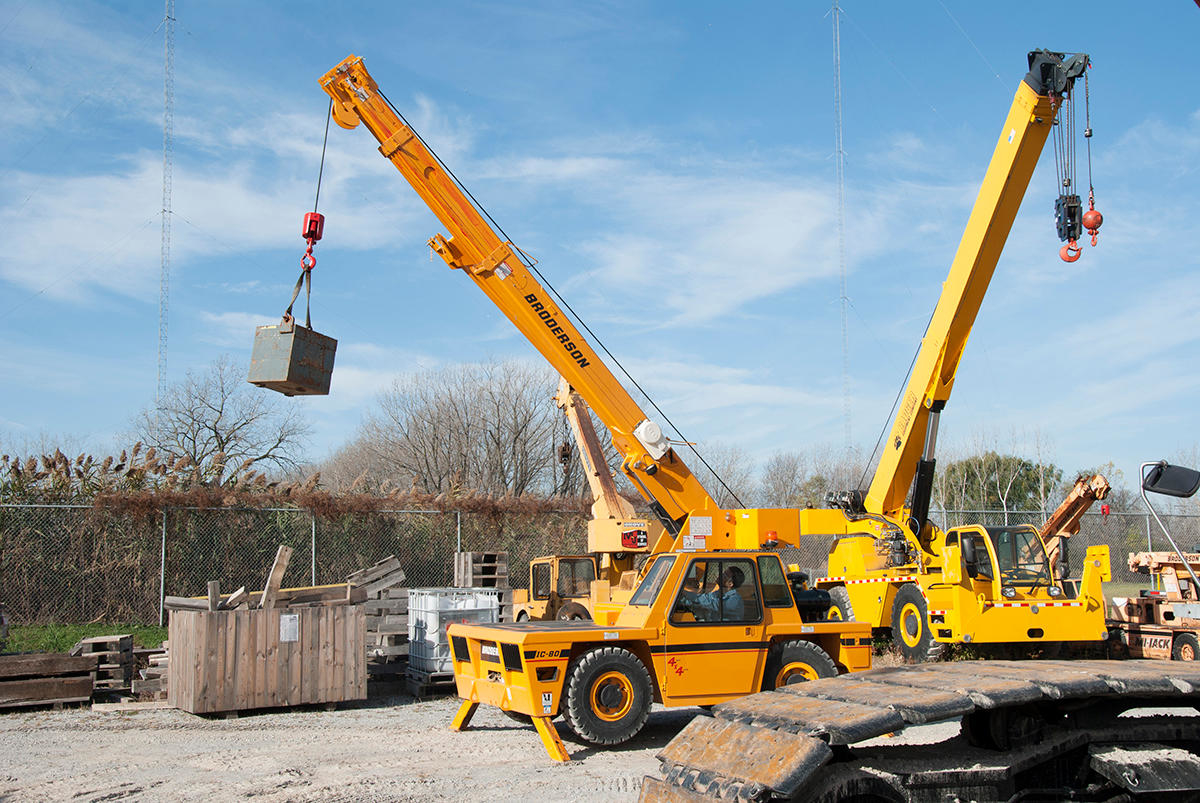 Leavitt Cranes - Crane Rental & Service