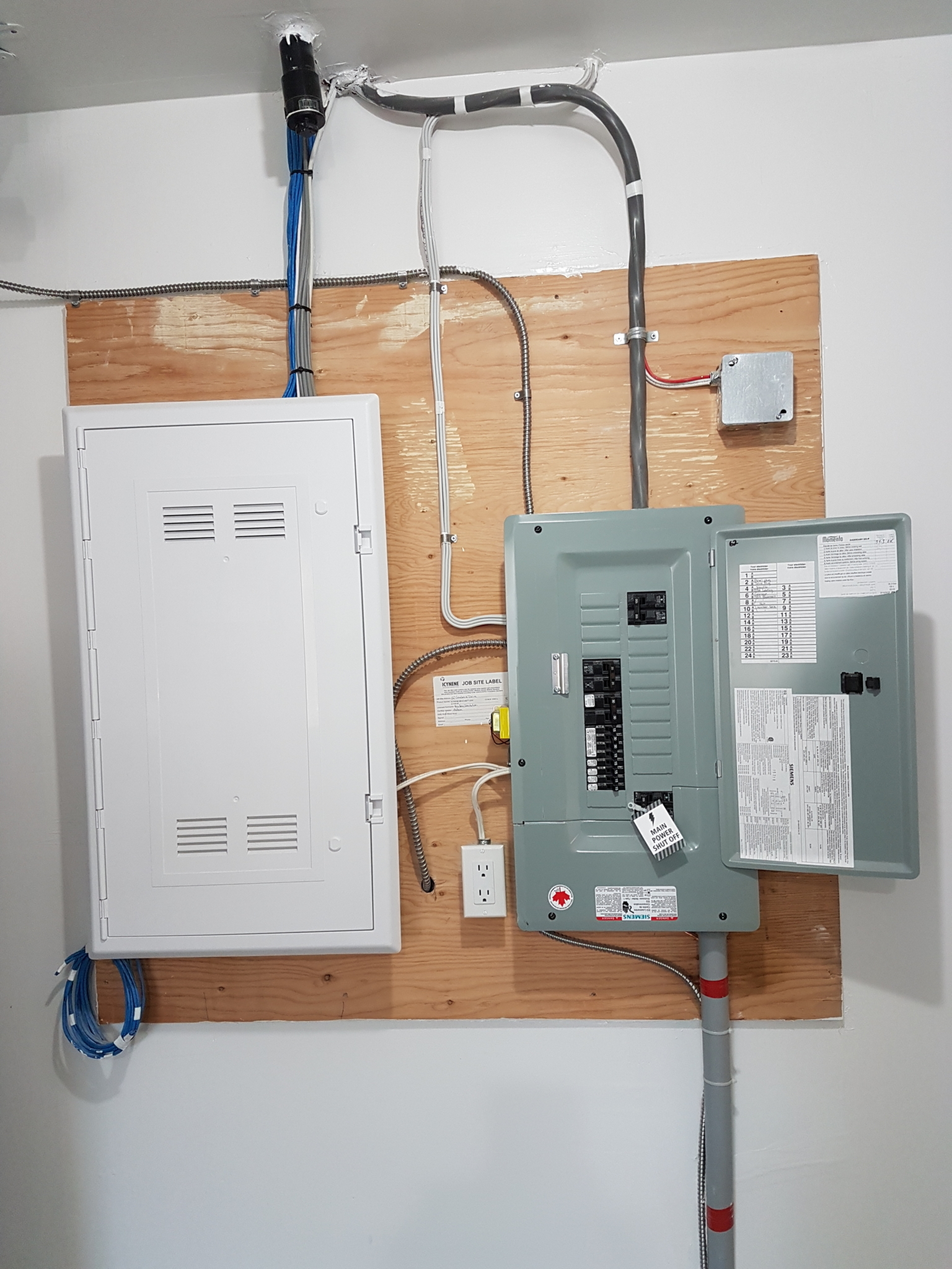 Short Circuit Electric Opening Hours AB