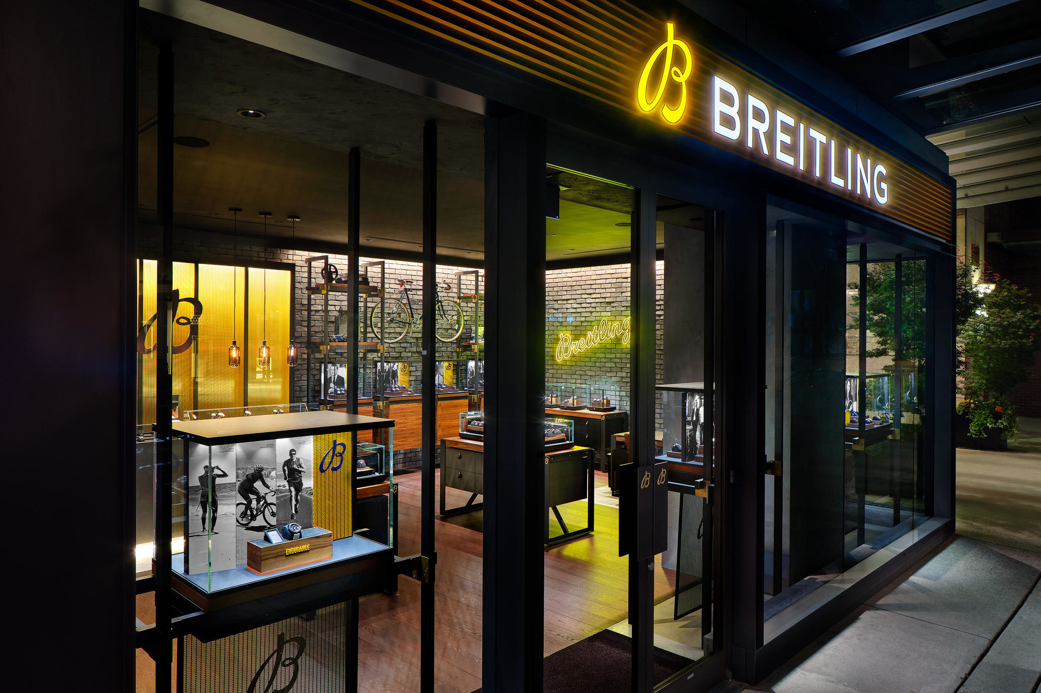 BREITLING BOUTIQUE VANCOUVER - Watch Retailers
