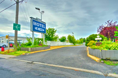 Motel R 100 - Motels