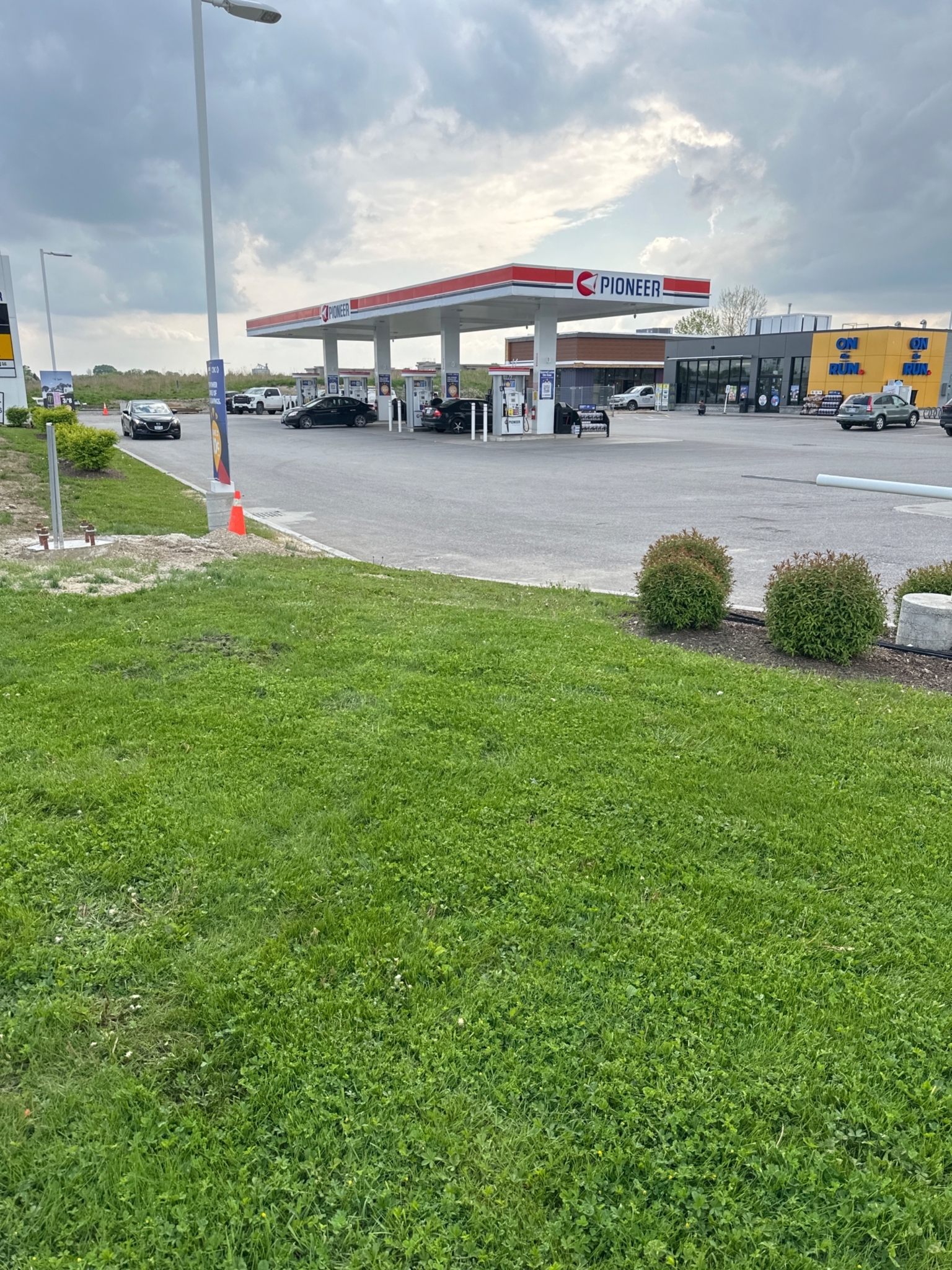 pioneer - gas station - Stations-services