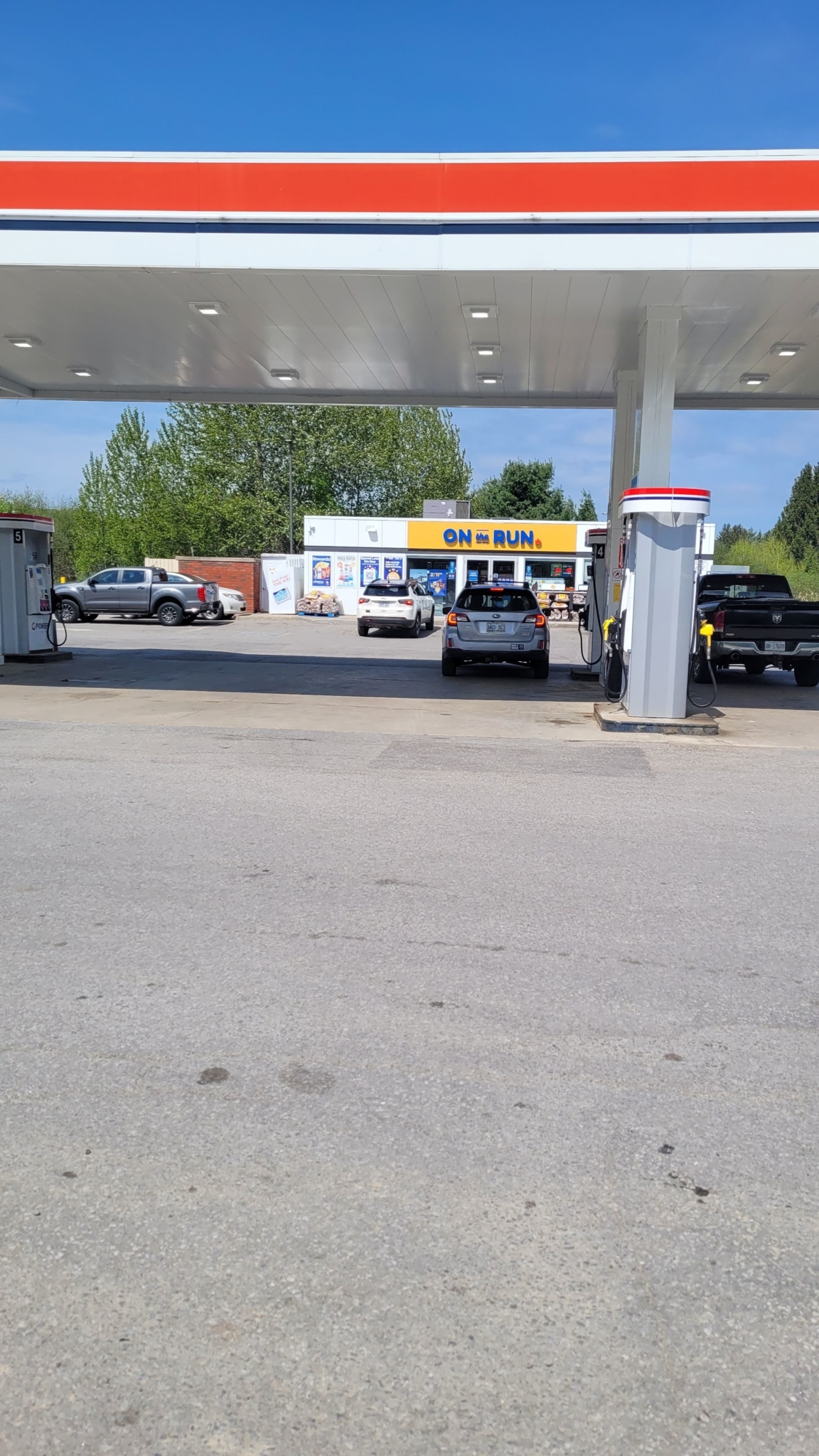 pioneer - gas station - Stations-services