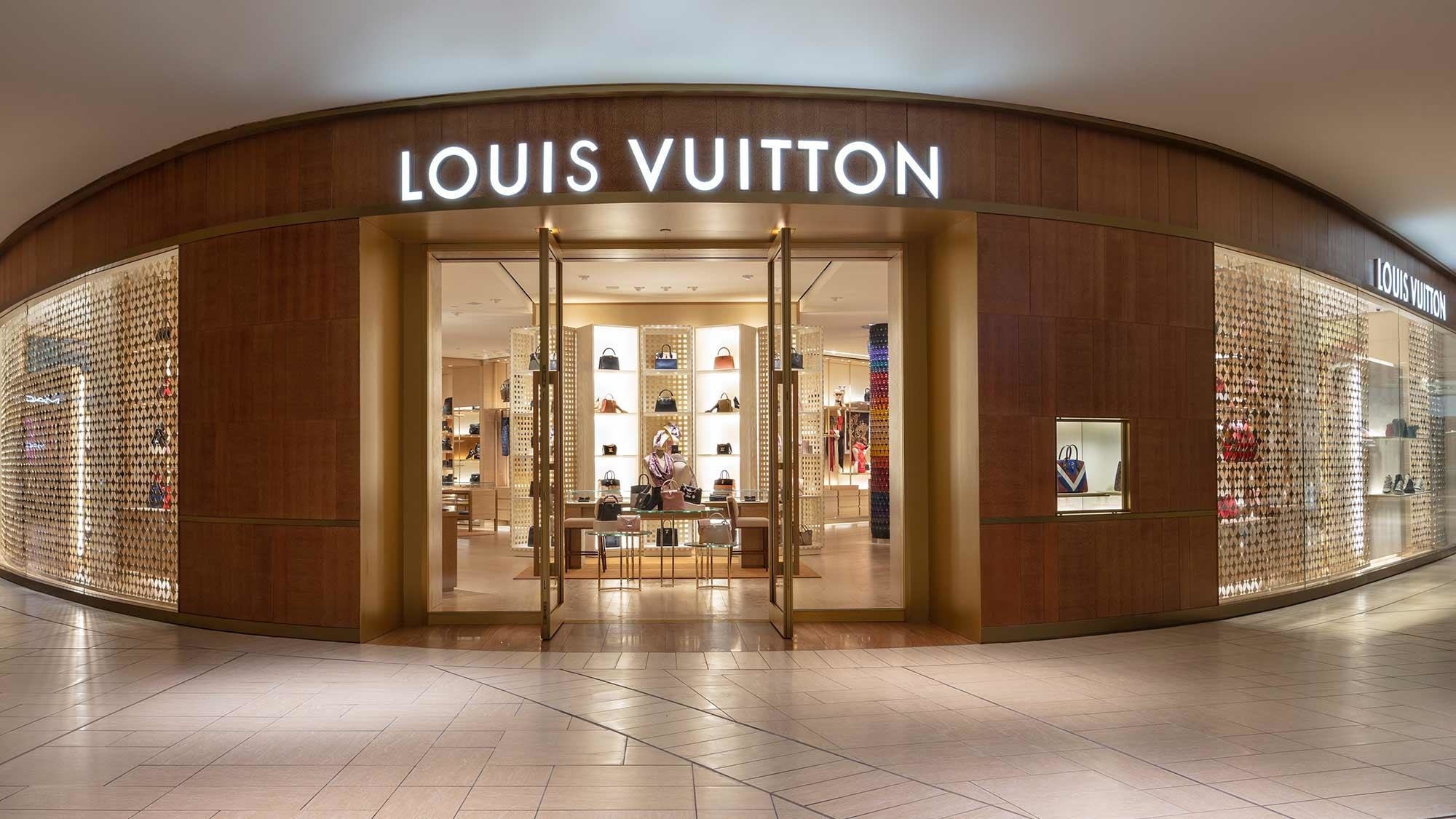 Louis Vuitton Calgary Chinook Centre - Accessoires de mode