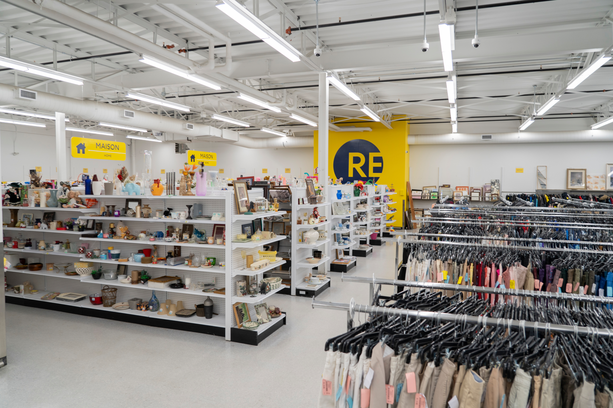 renaissance fripe promenades king - Second-Hand Stores