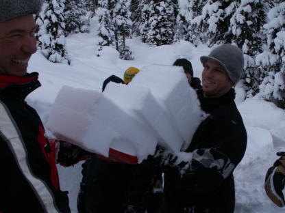 Zac's Tracs Avalanche and Snow Safety Training - Conseillers et formation en sécurité