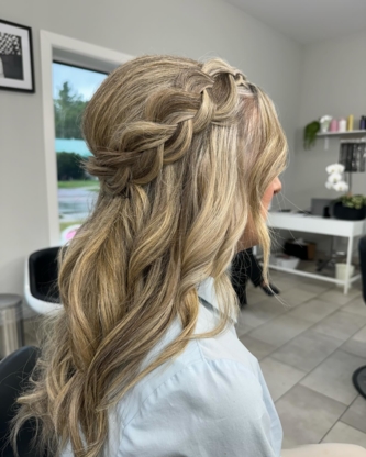 Voir le profil de BeYOUnique Hair Salon - Mount Brydges