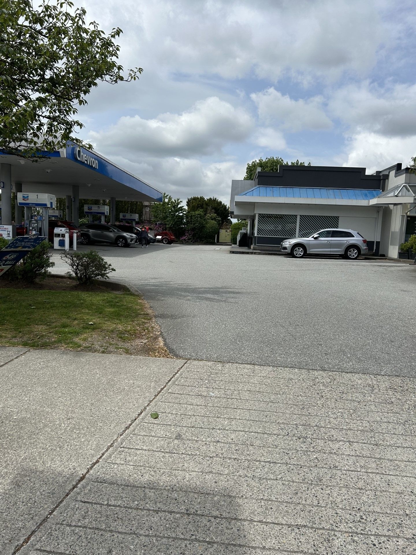 Chevron - Gas Station - Stations-services