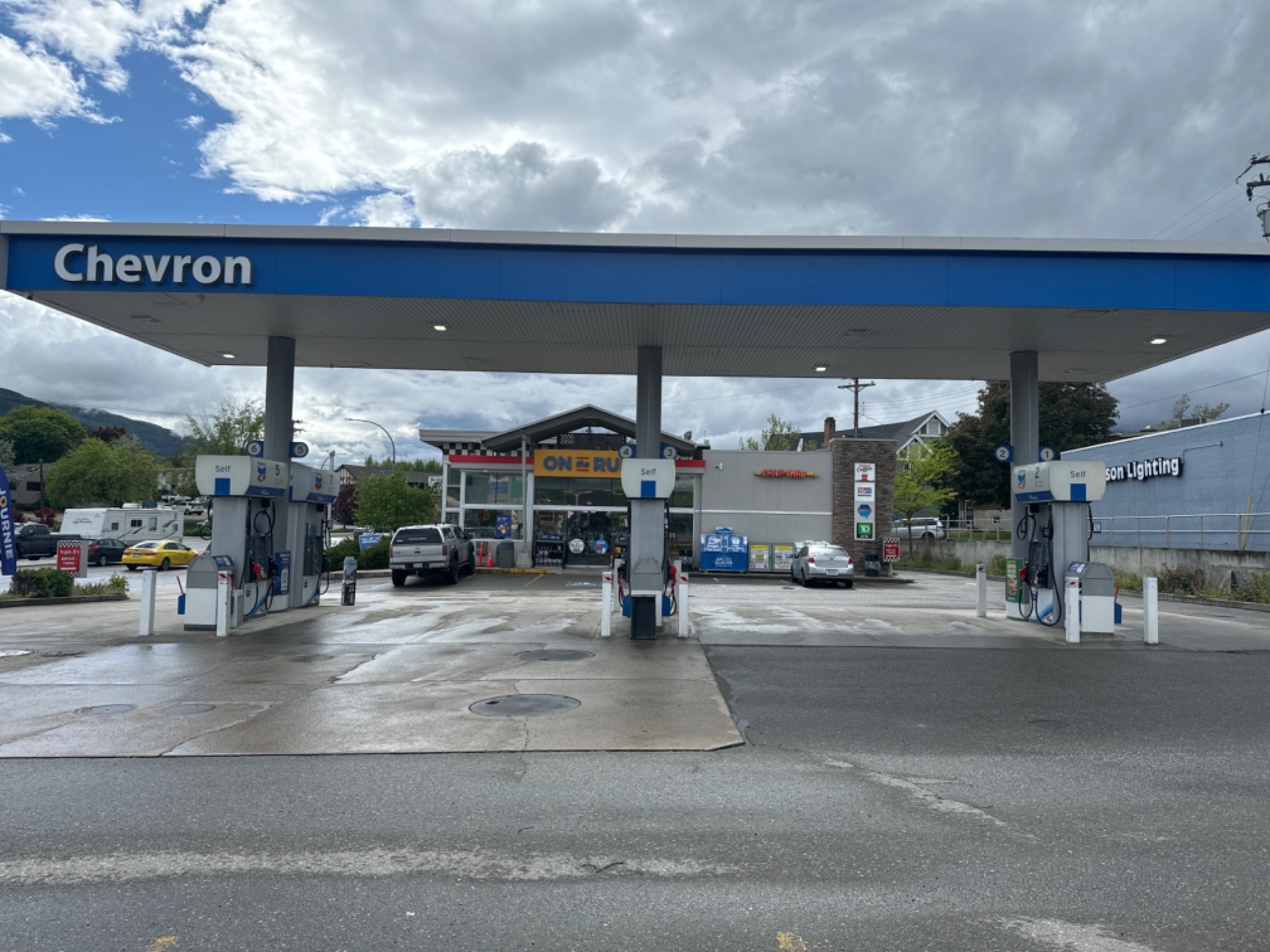 chevron - gas station - Stations-services