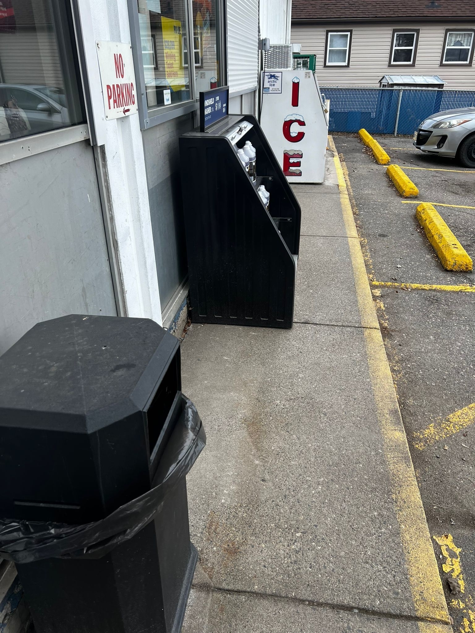 on the run - convenience store - Dépanneurs