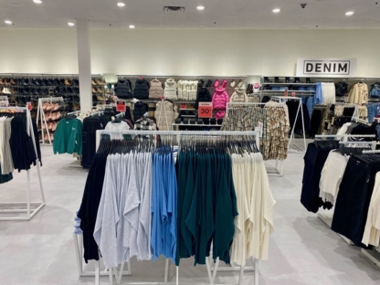 Ardene - Clothing Stores