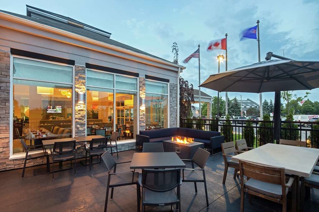 Hilton Garden Inn Toronto/Oakville - Hotels