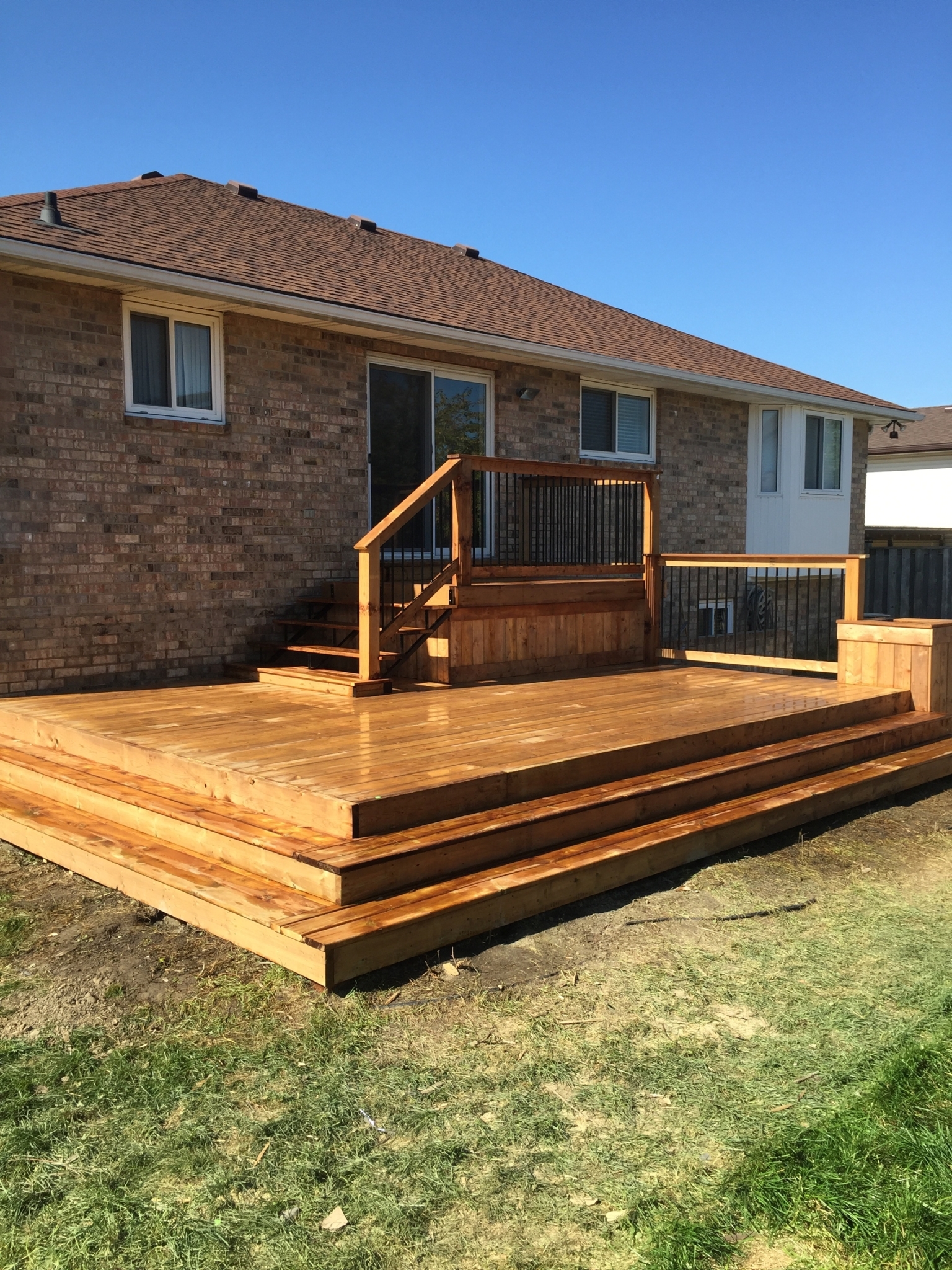 Husky Fence & Decks - 455 State St, Windsor, ON