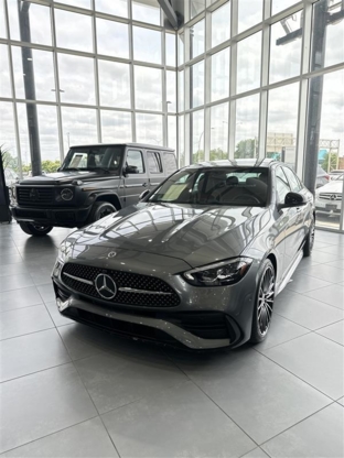 View Mercedes-Benz Montréal-Est’s Saint-Sulpice profile