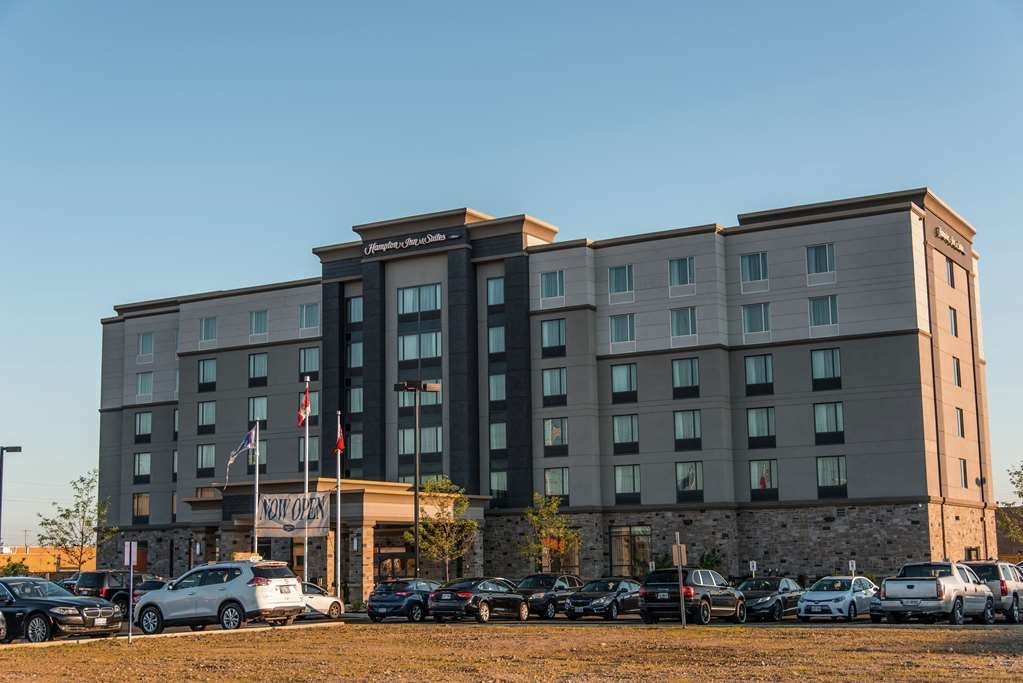 Hampton Inn & Suites by Hilton Bolton - Hotels