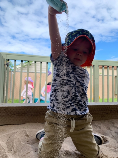 Brite Beginnings Early Learning and Childcare Centre - Garderies