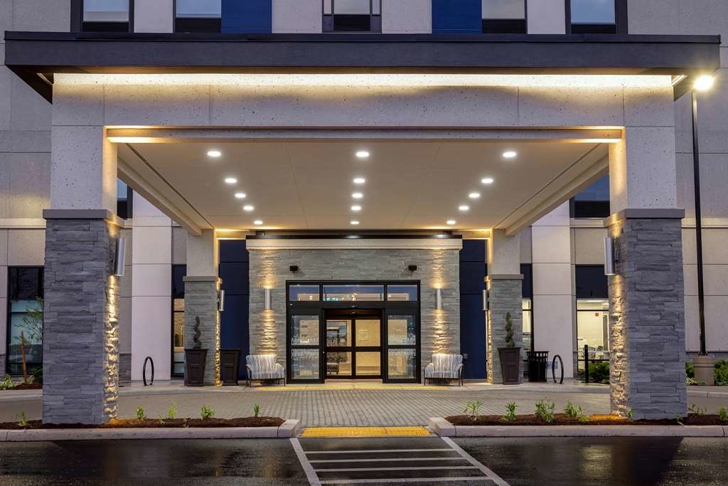 Hampton Inn & Suites by Hilton Burlington Toronto - Hôtels