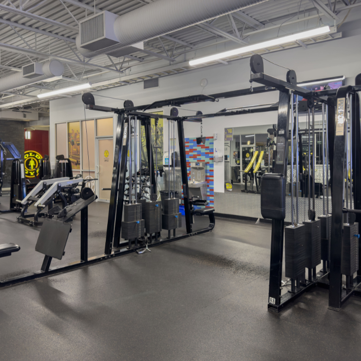 Gold's Gym Langley - Fitness Gyms