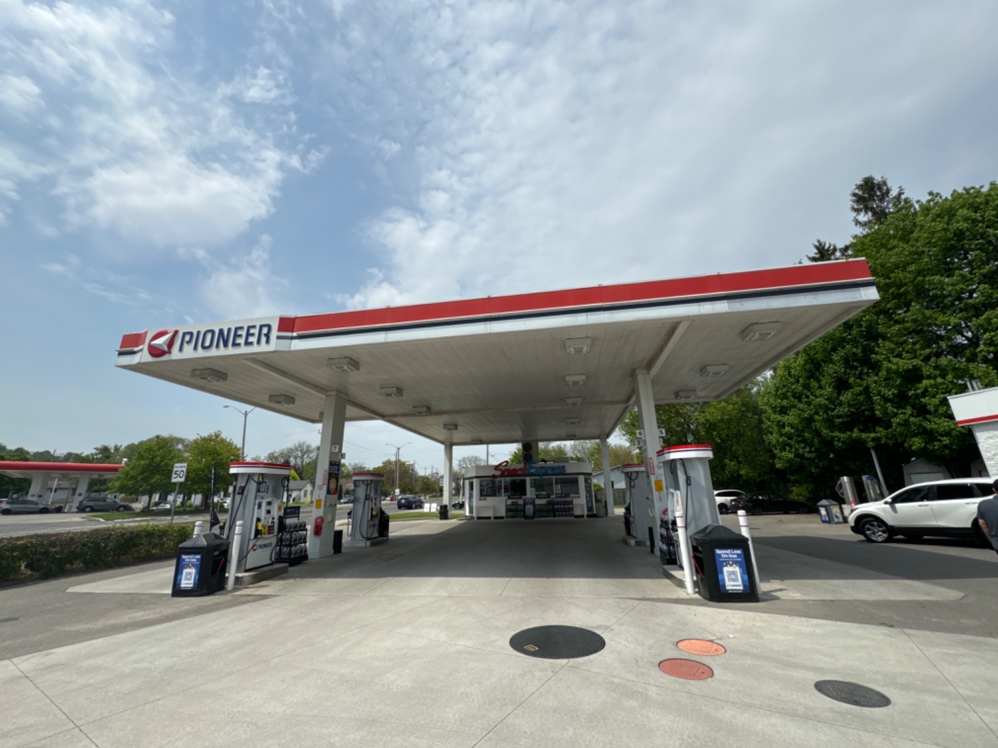 pioneer - gas station - Stations-services