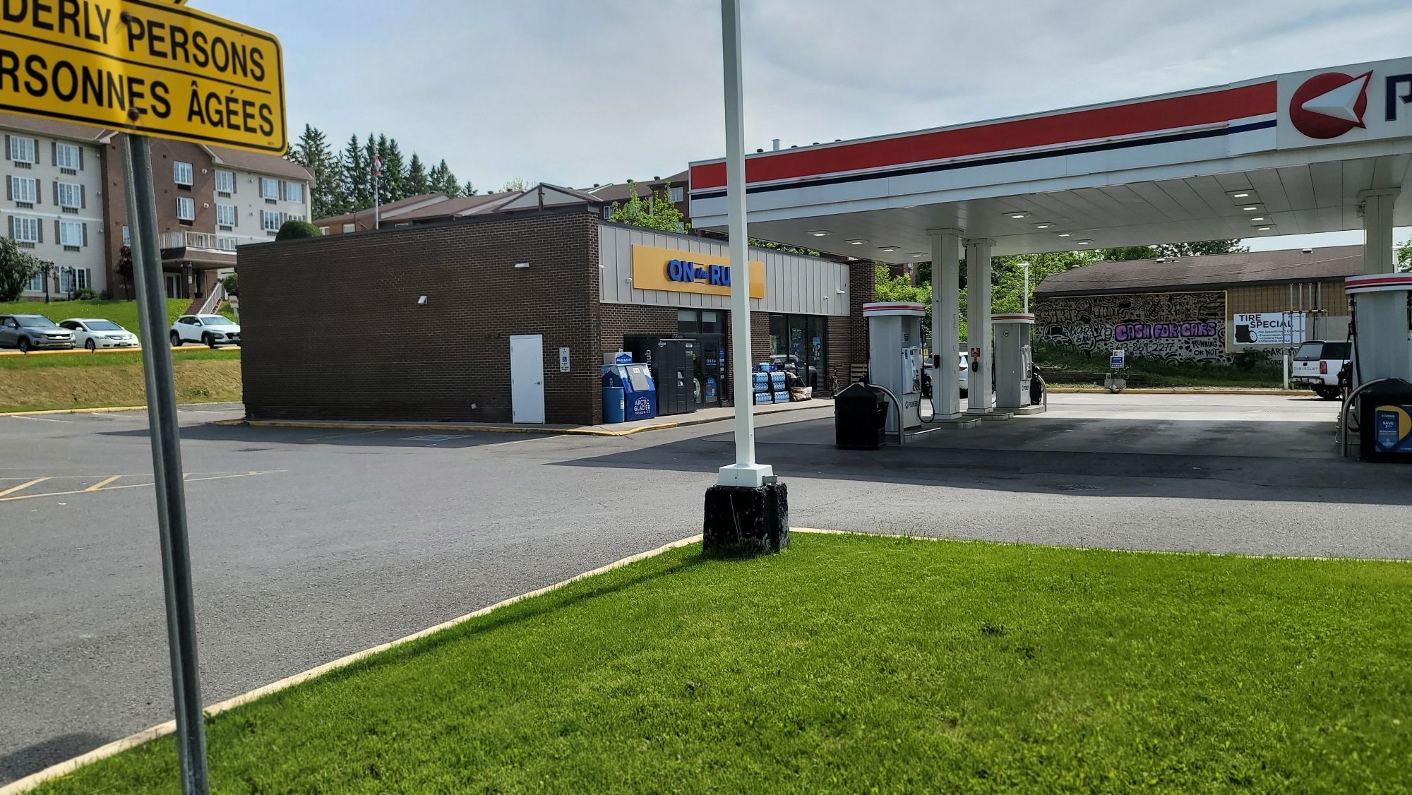 pioneer - gas station - Stations-services