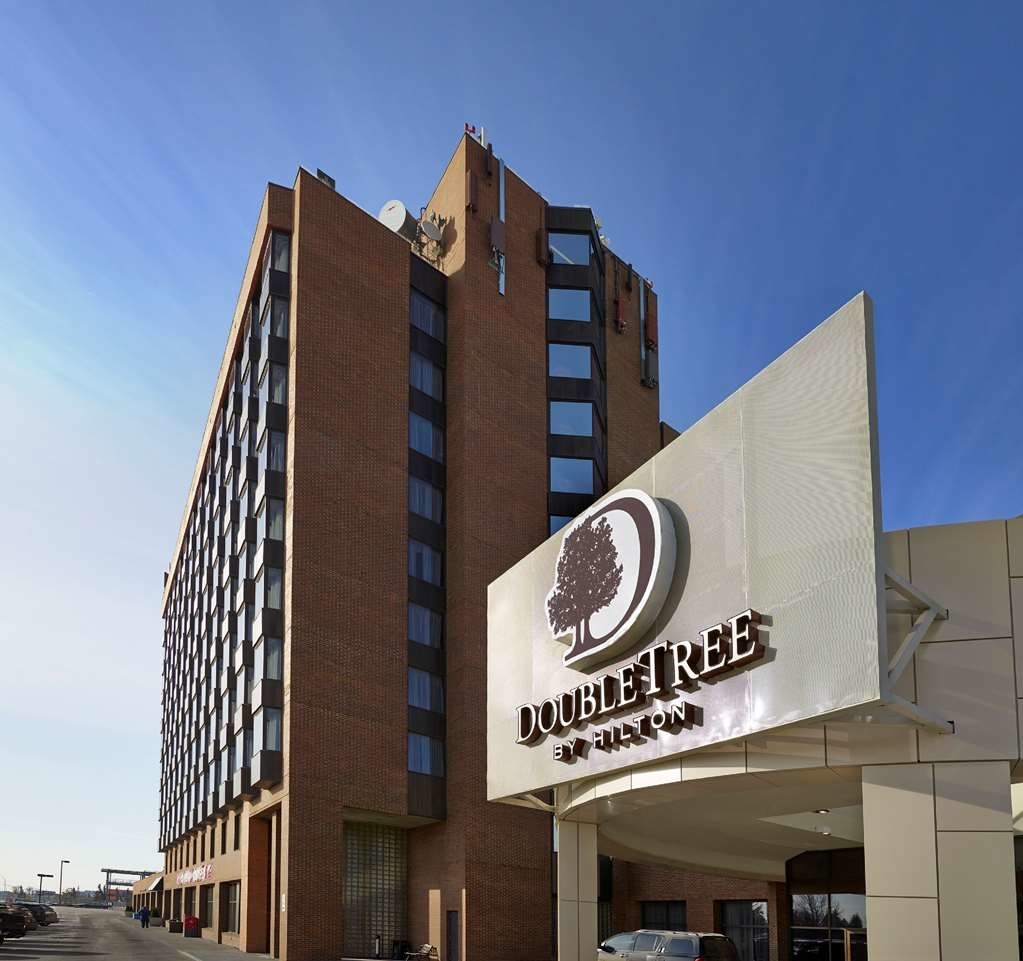 DoubleTree by Hilton Hotel West Edmonton - Out-of-Town Hotels & Motels