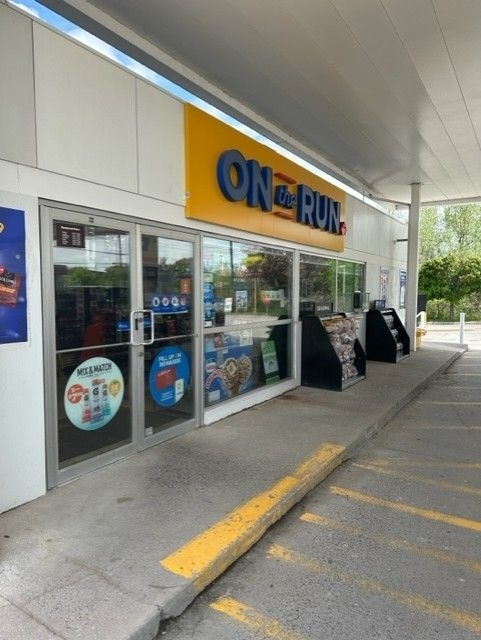 on the run - convenience store - Dépanneurs